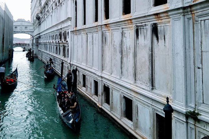 Private exclusive Venice and Murano guided tour - 9:30am start, clear meeting point, and a smart route