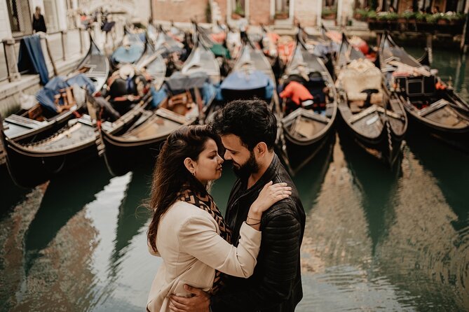Private Gondola Ride with Professional Photographer in Venice - Gondola ride specifics: what the 30 minutes feels like