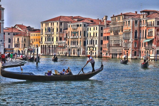 Private Gondola Serenade with Music - Canal Grande and the ride rhythm: what you’ll see from the boat