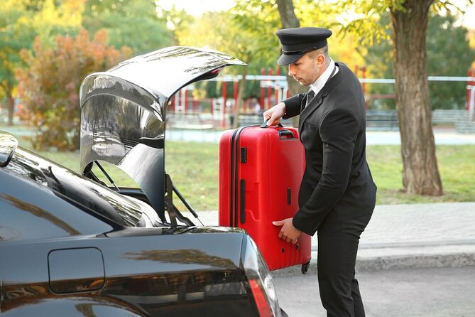 Private One-way Airport Transfer Venice Airport to Venice - The land-to-water reality: how the transfer gets you close to your hotel