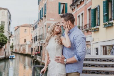 Private Photo Shoot in Venice with Gondola Ride - How the photographer turns chaos into real photos
