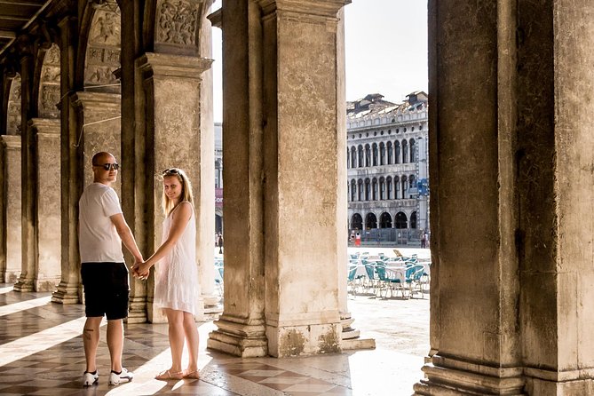 Private Photo Shoot & walking tour - What You’ll Need to Wear (Smart Casual That Photographs Well)