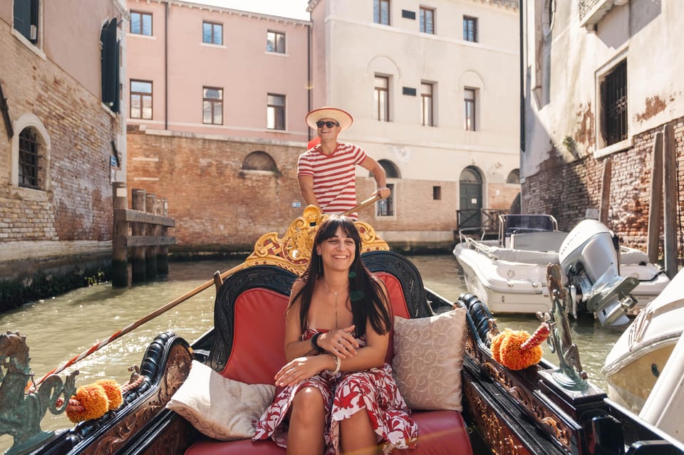 Private Photoshoot of Your Gondola Ride in Venice - Key things that make this gondola photoshoot worth it