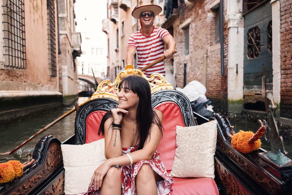 Private Photoshoot of Your Gondola Ride in Venice - Meeting at San Zaccaria: the part that sets the tone