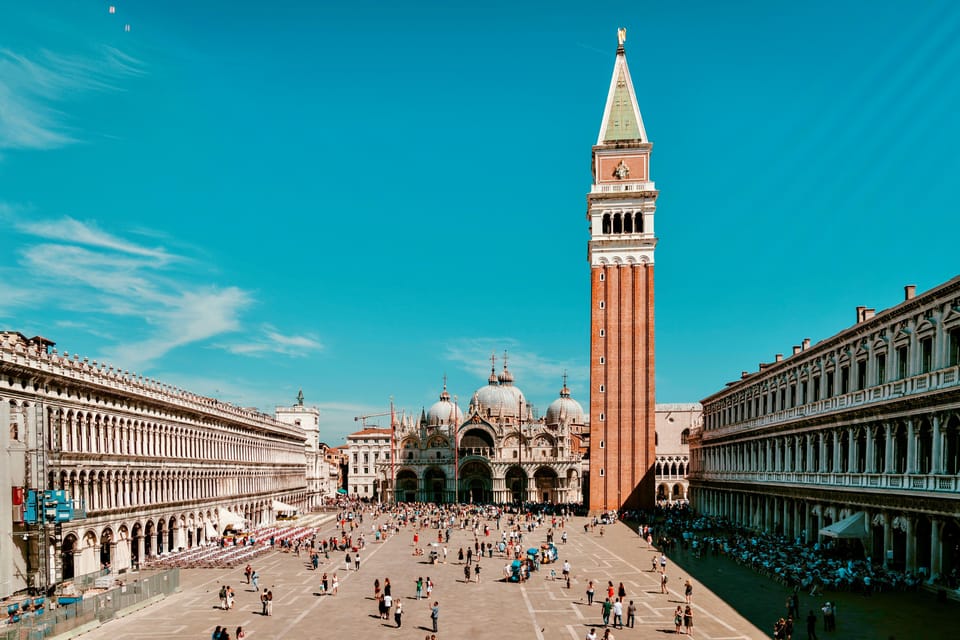 Private Saint Marks square and the Highlights of Venice - Doge’s Palace and the Bridge of Sighs connection