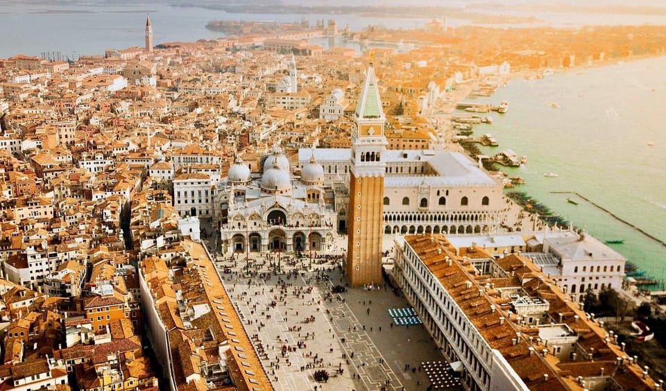 Private Saint Marks square and the Highlights of Venice - The Marciana-area columns: Colonna di San Marco and Colonna di San Todaro
