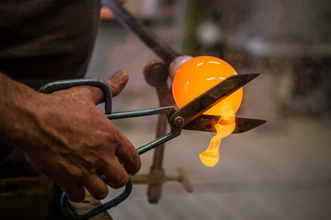 Private tour on Murano Island: discover the art of Artisanal Glassblowing - The glassblowing demonstration: what’s actually worth your attention