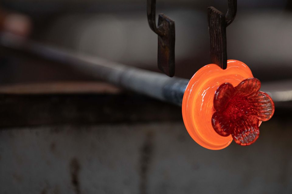 Private tour to Murano with Hotel pick up and glass factory - The Murano craft vibe: what you should pay attention to