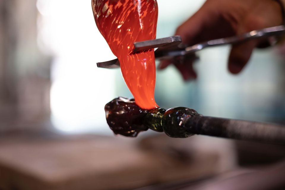 Private tour to Murano with Hotel pick up and glass factory - Languages, group type, and what the guide can do for you