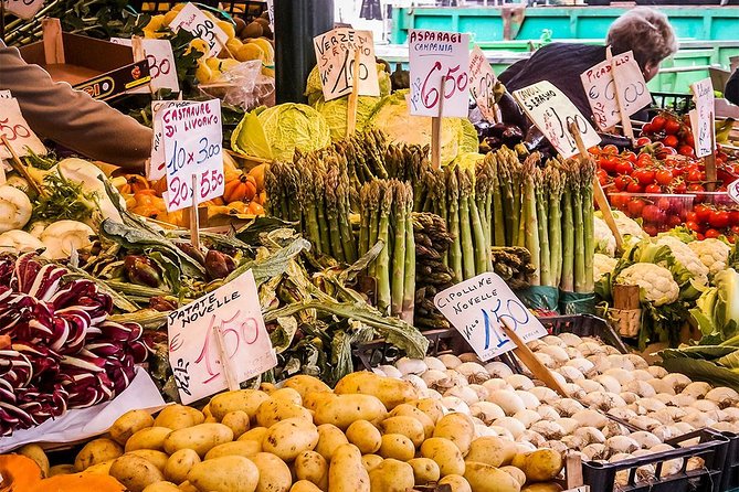 Private Tour: Venice Rialto Market, San Polo and Frari Church Walking Tour - Ponte di Rialto: the icon, explained through trade