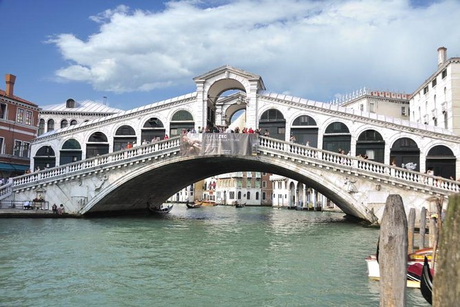 Private Tour: Venice Rialto Market, San Polo and Frari Church Walking Tour - Chiesa di San Giacomo di Rialto: a small church with an age claim