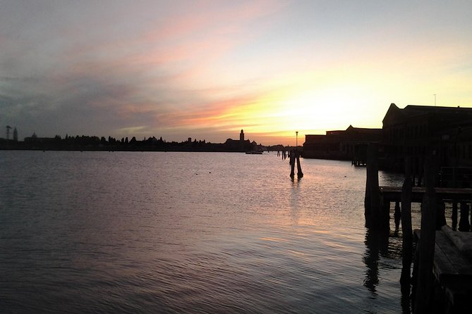 Private Tour: Venice Walk, Gondola, and Private Boat Tour ending on Murano Island with Venetian Lunch and Glass Factory Visit - Rialto on the clock, then the Grand Canal gondola ride