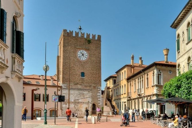 Private transfer, chauffeur service, from Venice Marco Polo airport to Mestre - The ride itself: quick timing, air-conditioning, and luggage-friendly space