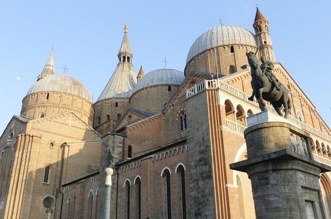 Private transfer, chauffeur service, from Venice Marco Polo airport to Padua - The €5 Venice Access Fee on Some Dates