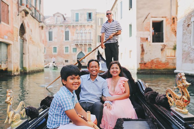 Private Vacation Photography Session with Local Photographer in Venice - Choosing Your Venice Route: San Marco, Dorsoduro, Castello Rialto, or Custom