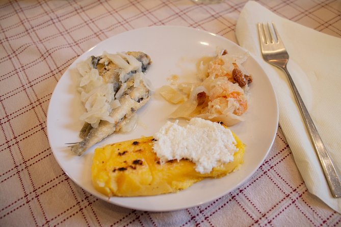 Private Venice Cooking Class and Market Tour with Fun Local Laura - Meeting in Dorsoduro: where the day really begins