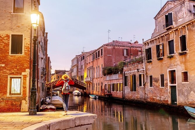 Private Venice Tour with a Local, Highlights & Hidden Gems, 100% Personalised - The bridge with no railings: the rare Venice photo that feels real