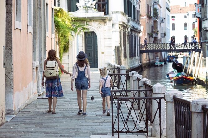 Private Venice Tour with a Local, Highlights & Hidden Gems, 100% Personalised - A secret canal-side path to a pier with Rialto views