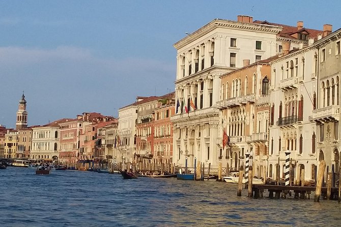 Private Venice walking tour plus Murano island lunch and glass factory visit - Canal Grande corners: 10 minutes that make the whole city click