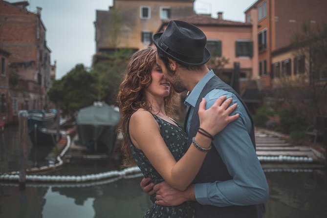 Professional Photographer in Venice, Italy - Optional Gondola Danieli: A Fun Add-On With a Real Extra Cost