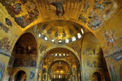 Saint Mark's VIP Night Tour: Exclusive Access Small Group Tour - The Basilica Golden Light Show: what you should expect inside