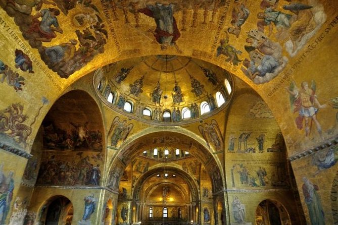 Saint Mark's VIP Night Tour: Exclusive Access Small Group Tour - The Basilica Golden Light Show: what you should expect inside