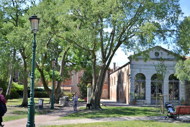 Secret Gardens of Venice Walking Tour - Stop 1: Cannaregio’s Nuns Garden With Fruit Trees and Pergolas