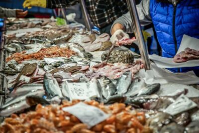 Semi-Private Venice Market and Cicchetti Food Experience - Two cicchetti bars plus a gondolino: the tasting rhythm that locals follow