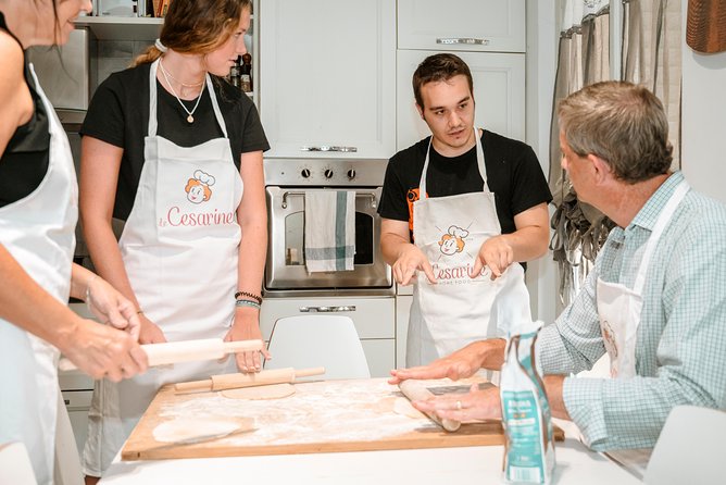 Share Your Pasta Love in a Local’s Home in Venice - Meeting in Calle Larga Lezze: keep your eyes on the exact address