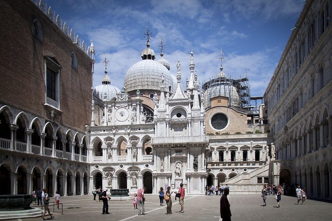 Skip the line Doge's Palace Guided Walking Tour in Venice - Headsets, language groups, and the risk of losing your guide