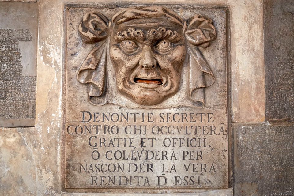 Skip-the-Line Guided Tour of Doge's Palace - Languages and group format: good coverage, shared pacing