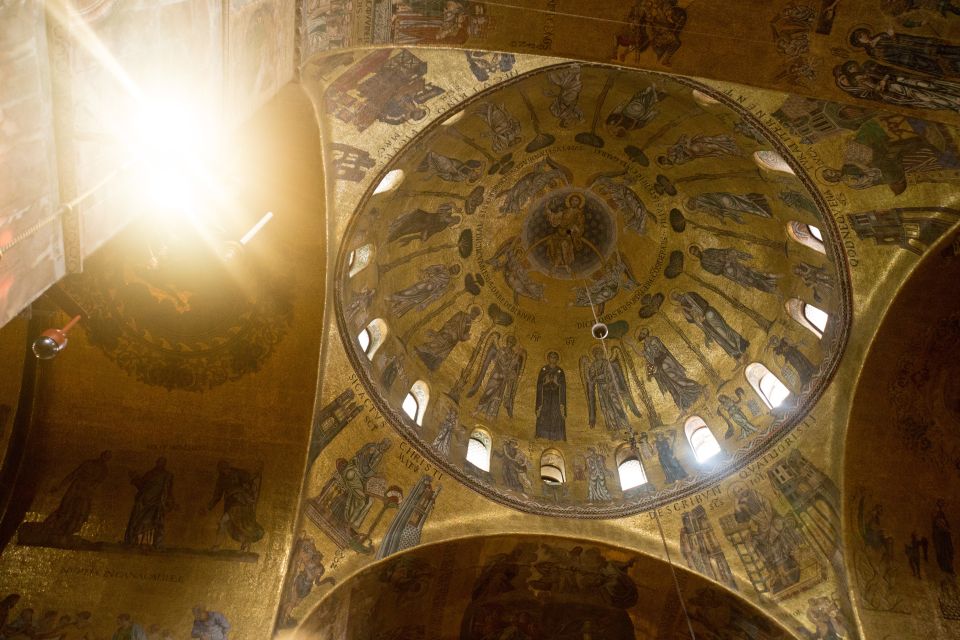 Skip the Line: St. Mark's Basilica Guided Tour - Guides and languages: getting the most out of the narration