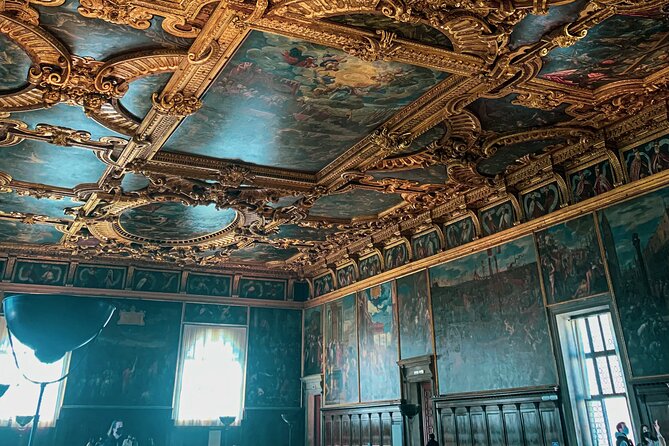 Small-group Doge's Palace Skip-the-line Tour - Practical Notes: Mobile Tickets, Closures, and the €5 Access Fee