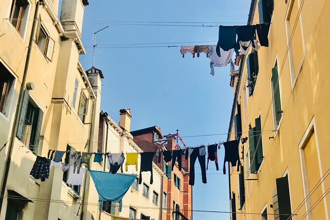 Small-Group Walking Tour of the Jewish Ghetto in Venice - Starting at Campo San Geremia: your orientation matters