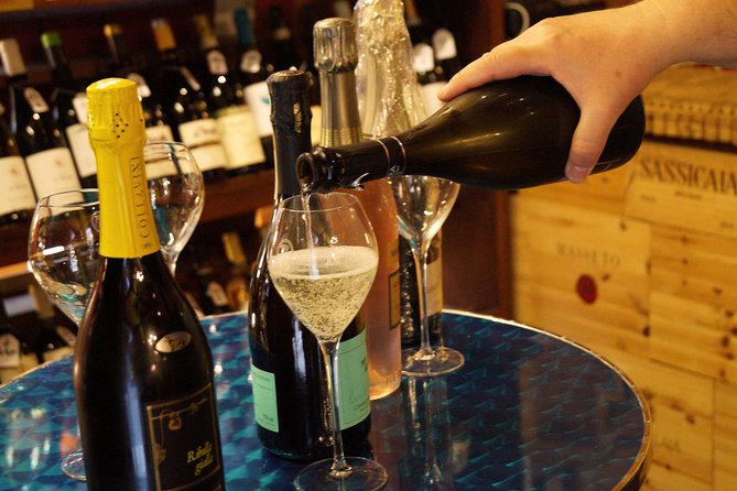 Sparkling Wine & Italian Prosecco Tasting in Venice - Finger food and included snacks: what to expect