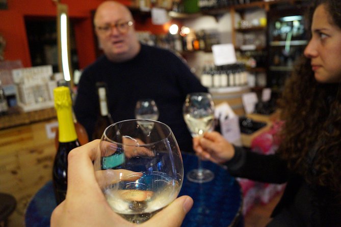 Sparkling Wine & Italian Prosecco Tasting in Venice - Buying bottles in the shop: take Venice sparkling home
