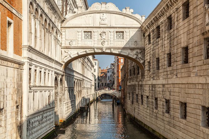 St. Mark's Basilica & Doge Palace + Murano, Burano Guided Tour - Murano by Water Taxi: Glassblowers, Demonstrations, and Quick Island Time