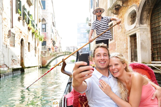 St. Mark’s Basilica Guided Tour with Venice Canals Gondola Ride - Photo ops and reality check: what looks best (and when)