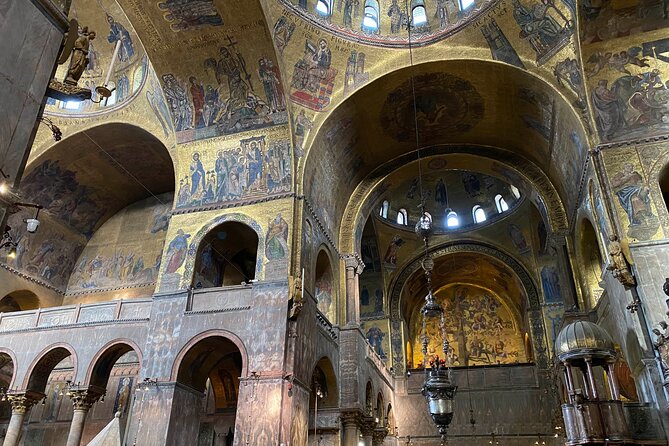 St. Mark's Cathedral Priority Guided Tour & History Gallery - Group Size, Pace, and the Crowds You Can’t Avoid