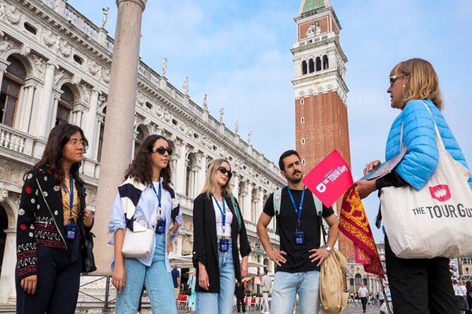 St Mark's, Doge's Palace, with Murano and Burano & Gondola Ride - The gondola interlude: 30 minutes of canal views