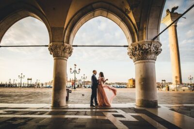 Sunrise Couple Photoshoot Tour - Meeting at Piazza San Marco: what the first moments feel like