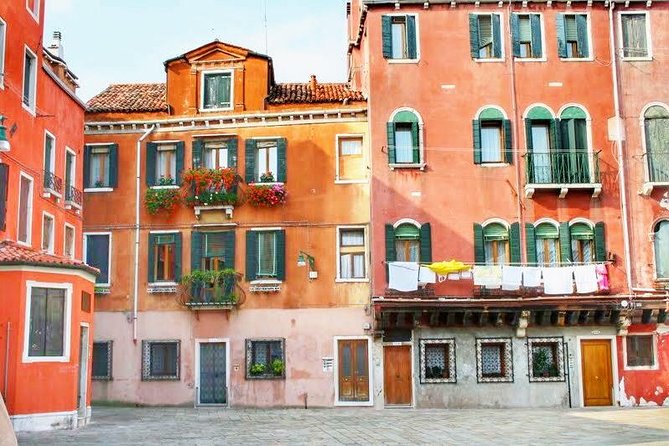 Tasty Street Food Tour of Venice City Center with Cicchetti & Local Specialties - Guides and group vibe: why the small size feels better