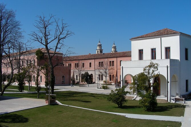 Tour to the islands of San Servolo and San Lazzaro degli Armeni - San Lazzaro degli Armeni: Armenian Culture Inside a Mekhitarist Monastery
