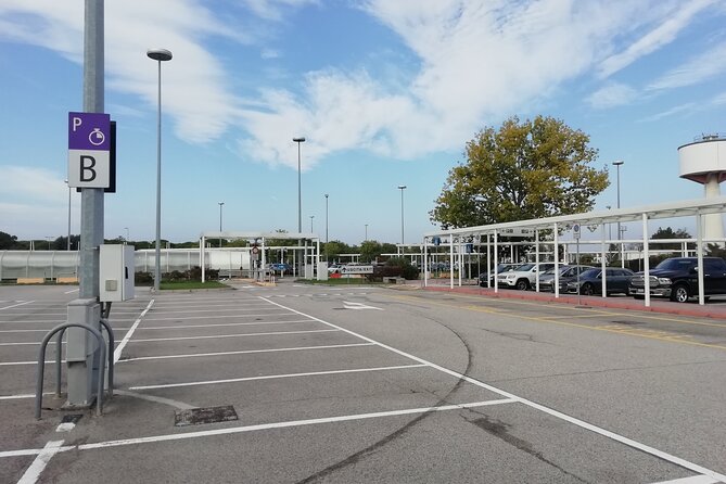 Transfer from Venice Airport to Trieste - Door-to-door drop-off in Trieste: luggage-friendly and time-saving