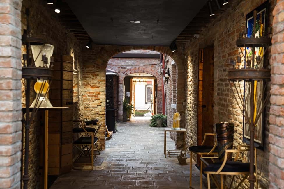 travel through time in Murano with a historic Venetian boat - Who this Murano boat tour fits best (and who should skip it)