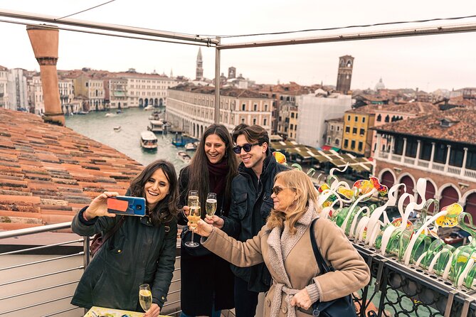 Unseen Venice: Hidden Paths and Rooftop Views - Guides, pacing, and that small-group attention factor