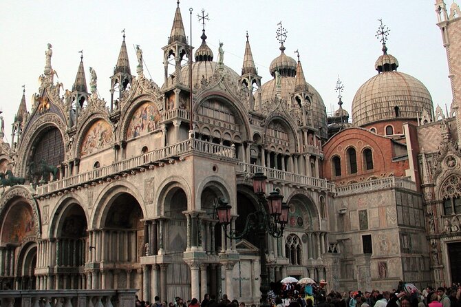 Unusual Perspectives of St Mark's Basilica & optional Pala d'Oro - Optional Pala d’Oro: when you add the extra gold