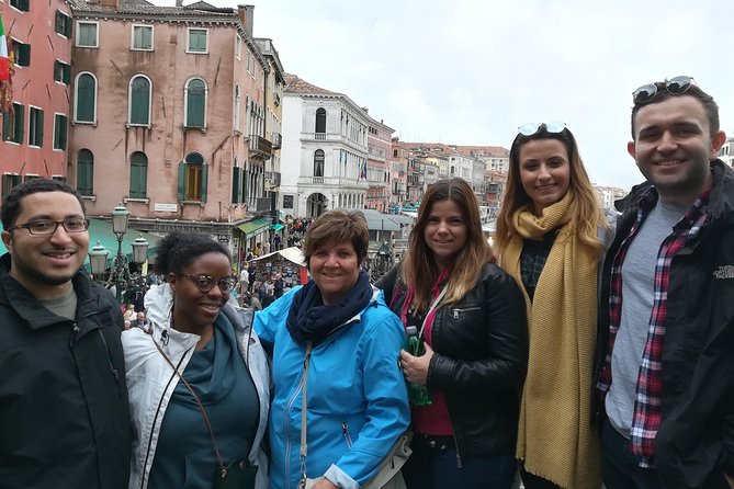 Venetian Cicchetti Street Food and Sightseeing Walking Tour - Starting at Campo San Bortolomio, Ending at Campo Santa Margherita