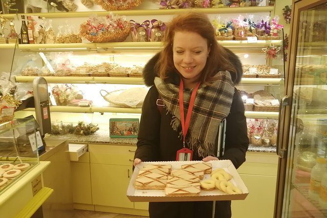 Venetian Cicchetti Street Food and Sightseeing Walking Tour - Bacari and Cicchetti: What You’re Really Learning to Eat