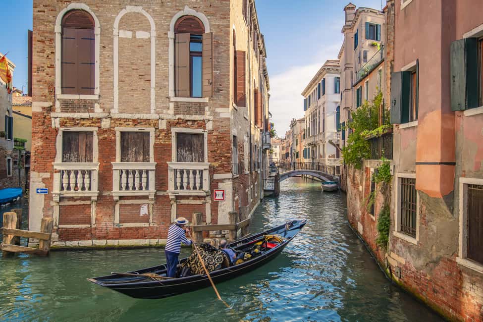 Venetian Private Sandolo tour - The Driver Experience: Local Chat Without a Full Lecture